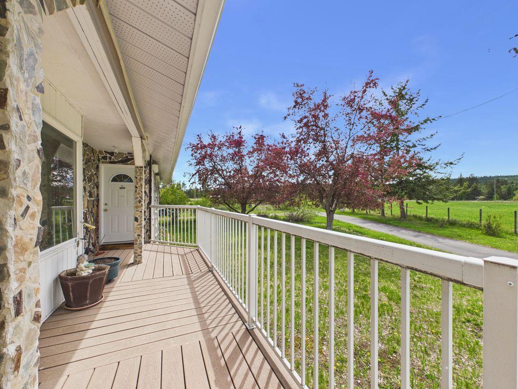 8489 Hwy 95A, Kimberley, BC - Outdoor With Deck Patio Veranda