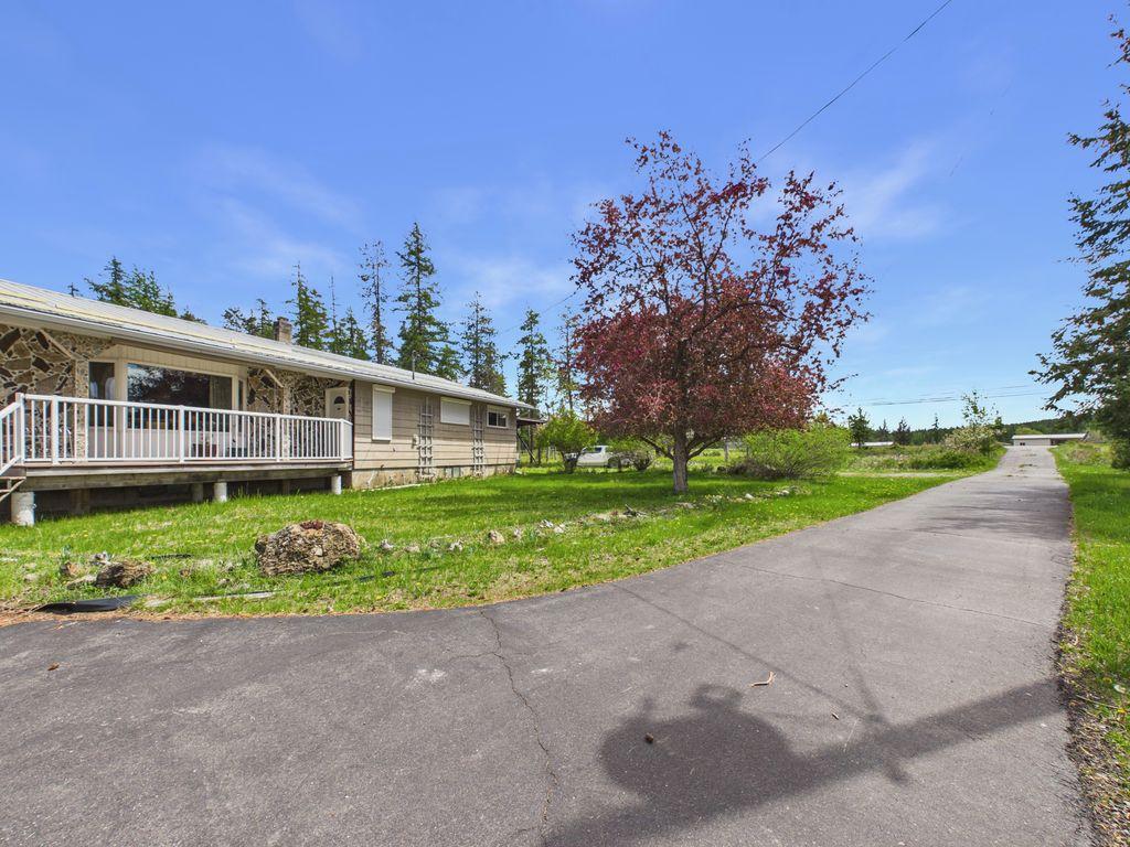 8489 Hwy 95A, Kimberley, BC - Outdoor With Deck Patio Veranda