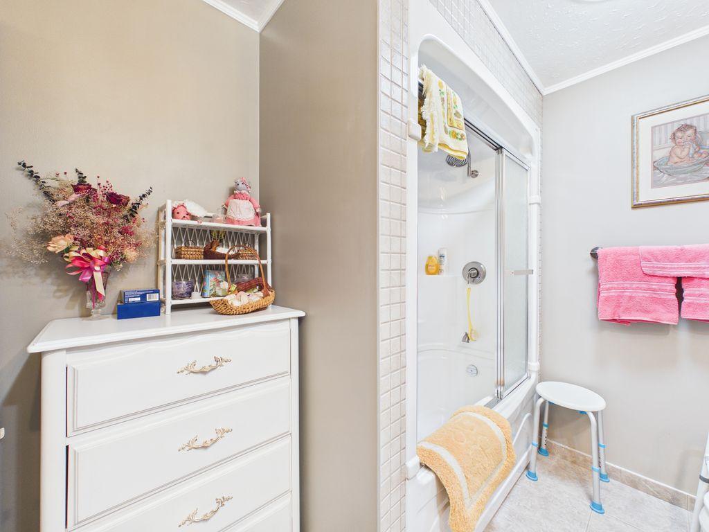 8489 Hwy 95A, Kimberley, BC - Indoor Photo Showing Other Room