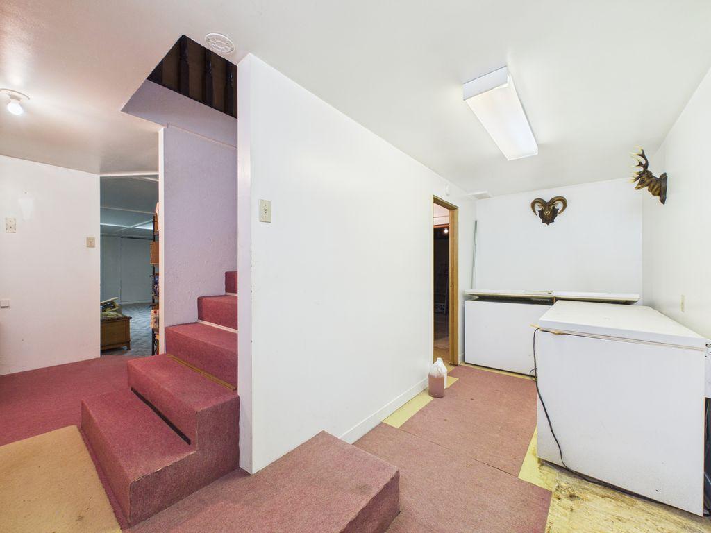 8489 Hwy 95A, Kimberley, BC - Indoor Photo Showing Other Room