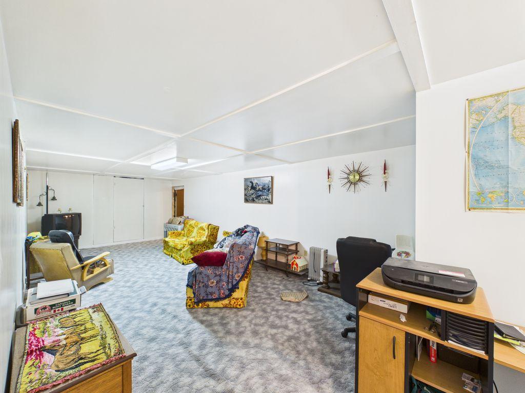 8489 Hwy 95A, Kimberley, BC - Indoor