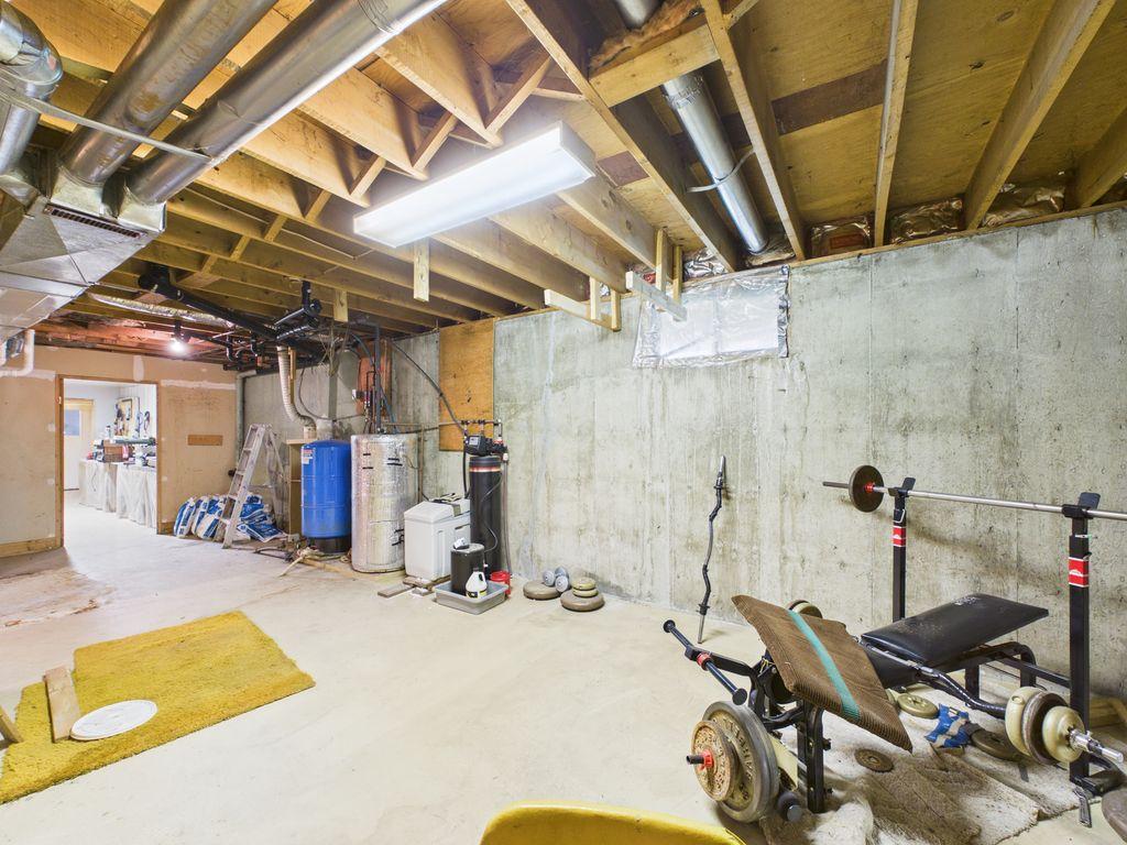 8489 Hwy 95A, Kimberley, BC - Indoor Photo Showing Basement