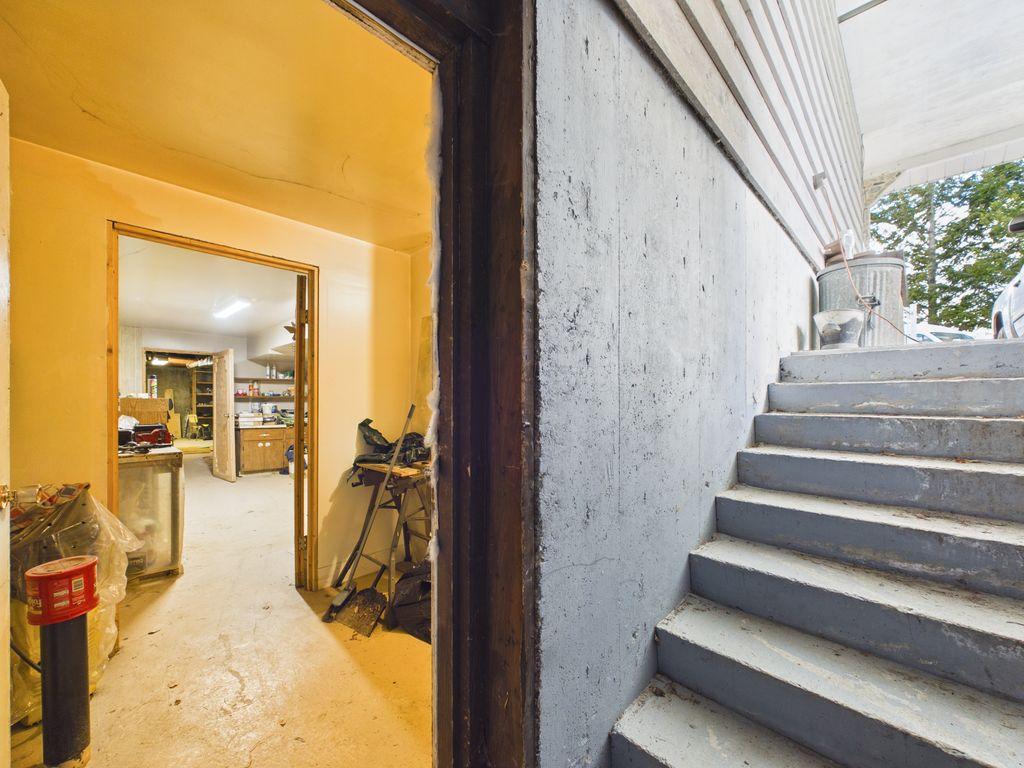 8489 Hwy 95A, Kimberley, BC - Indoor Photo Showing Other Room