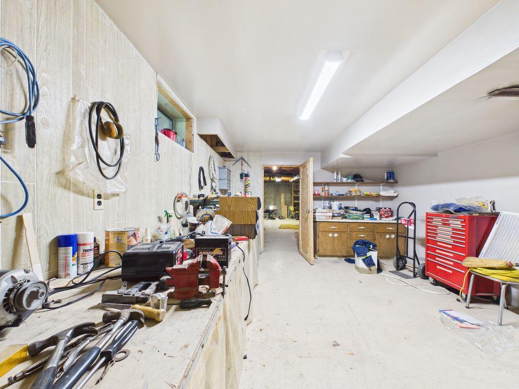 8489 Hwy 95A, Kimberley, BC - Indoor Photo Showing Other Room