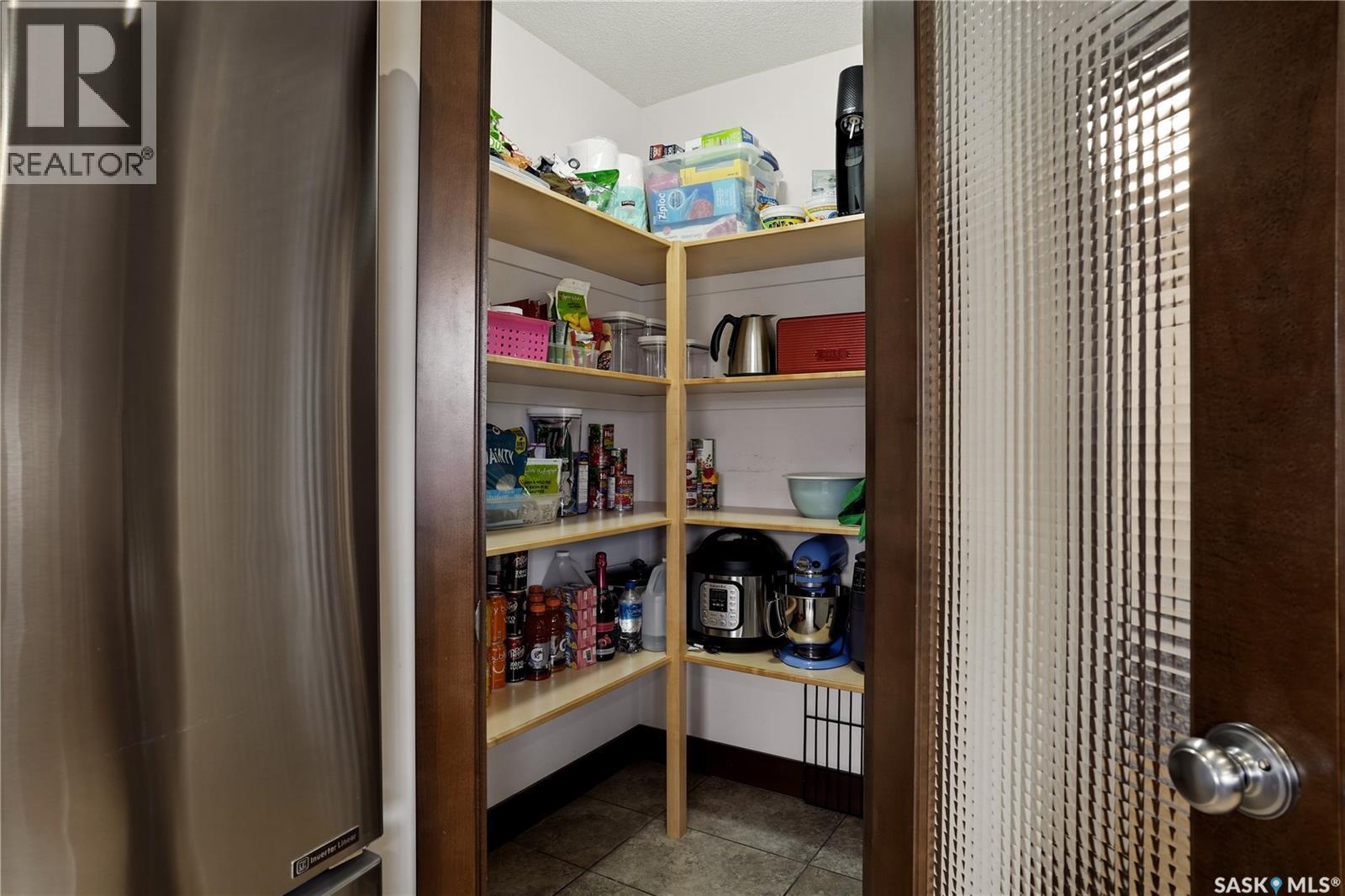 8034 Fairways West Drive, Regina, SK - Indoor Photo Showing Other Room