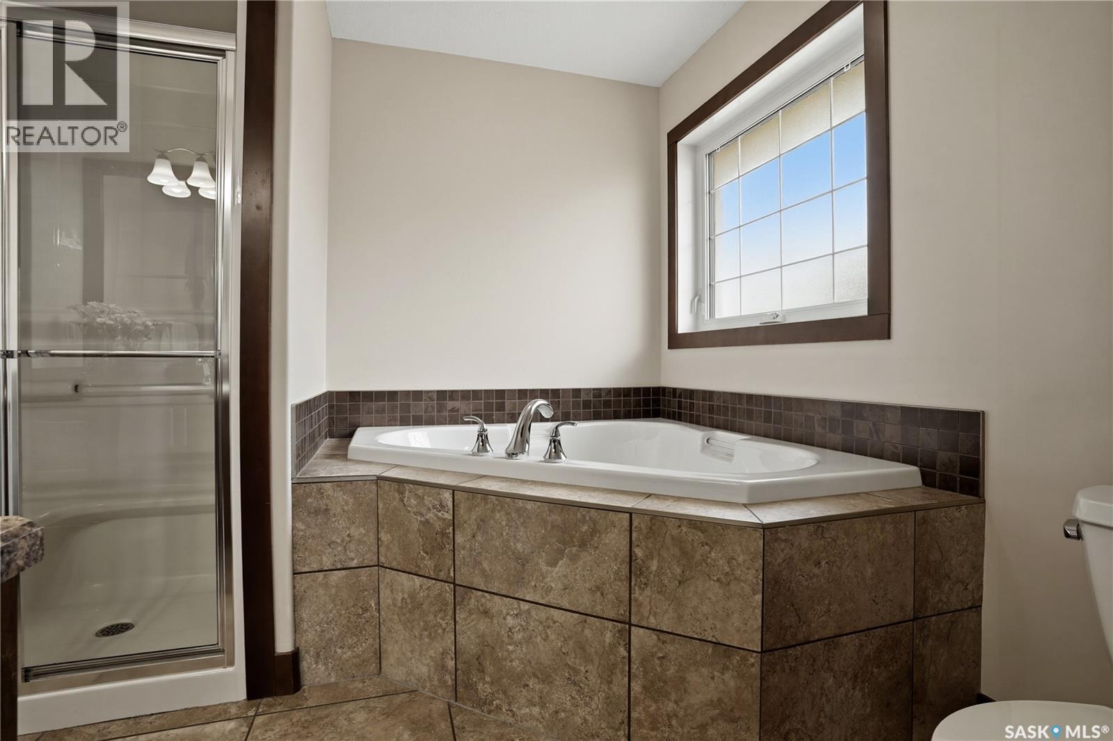 8034 Fairways West Drive, Regina, SK - Indoor Photo Showing Bathroom