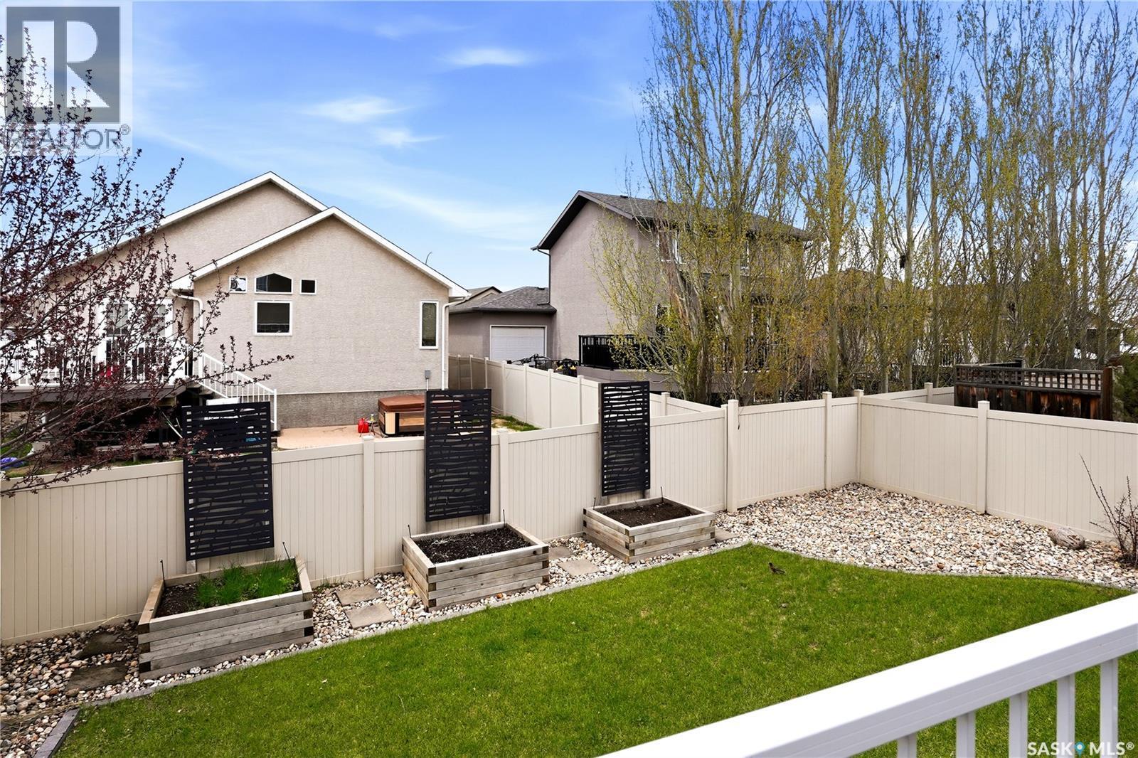 8034 Fairways West Drive, Regina, SK - Outdoor