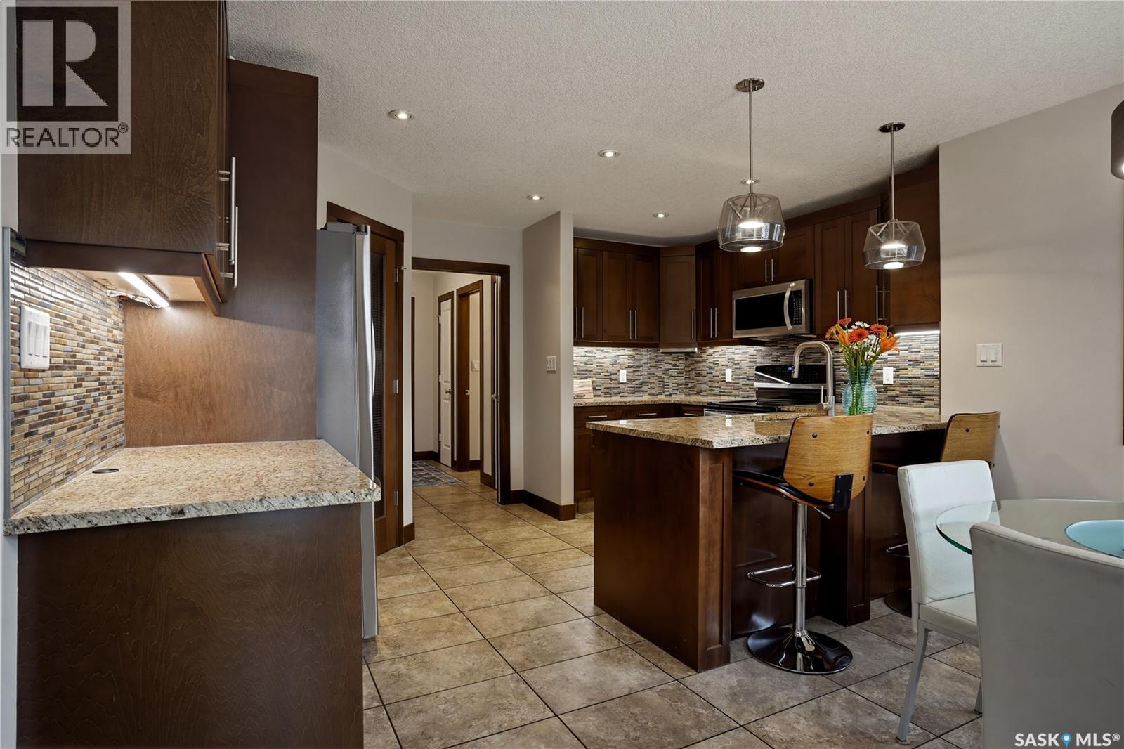 8034 Fairways West Drive, Regina, SK - Indoor Photo Showing Kitchen With Upgraded Kitchen