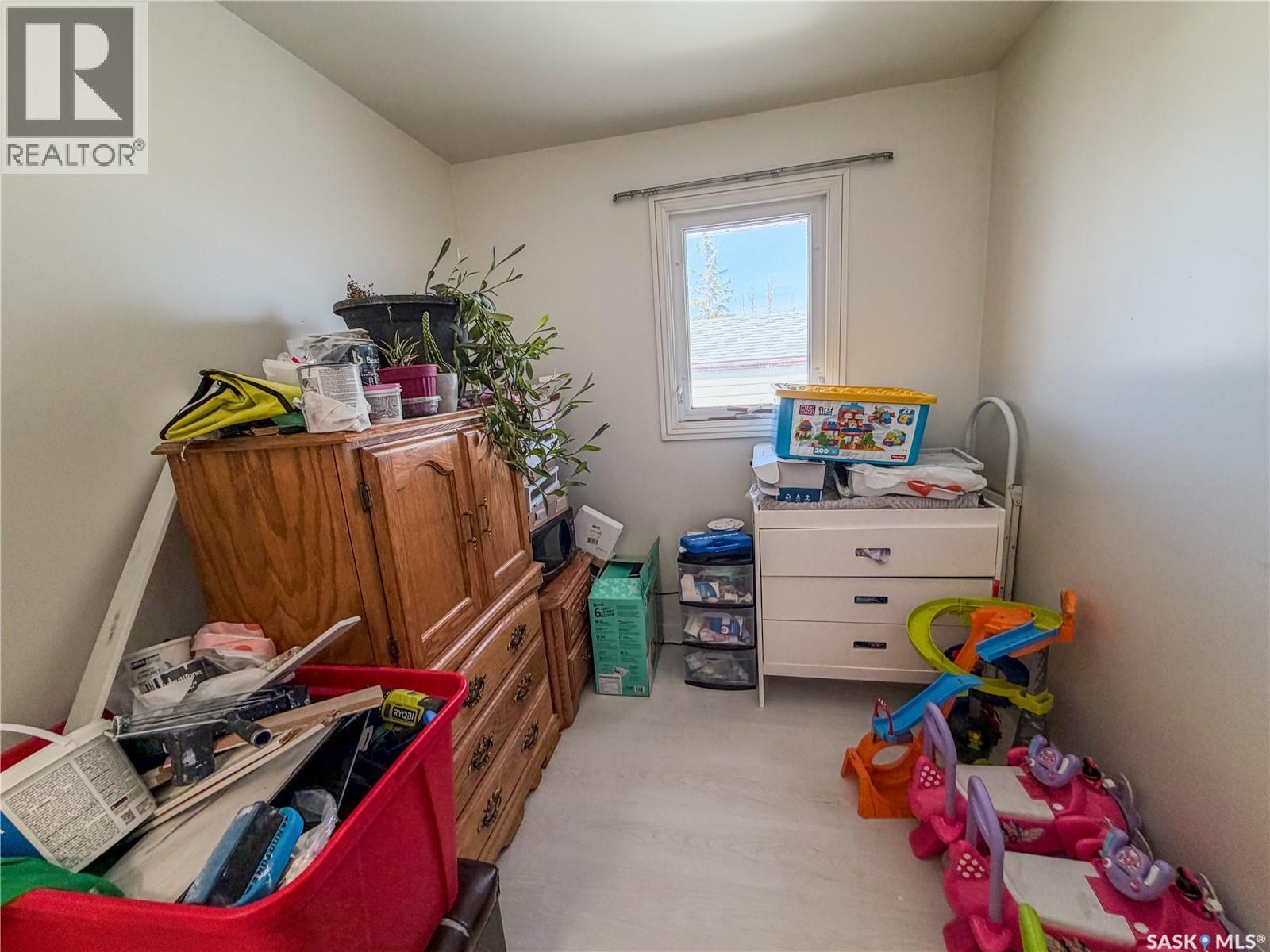 128 9Th Avenue E, Melville, SK - Indoor