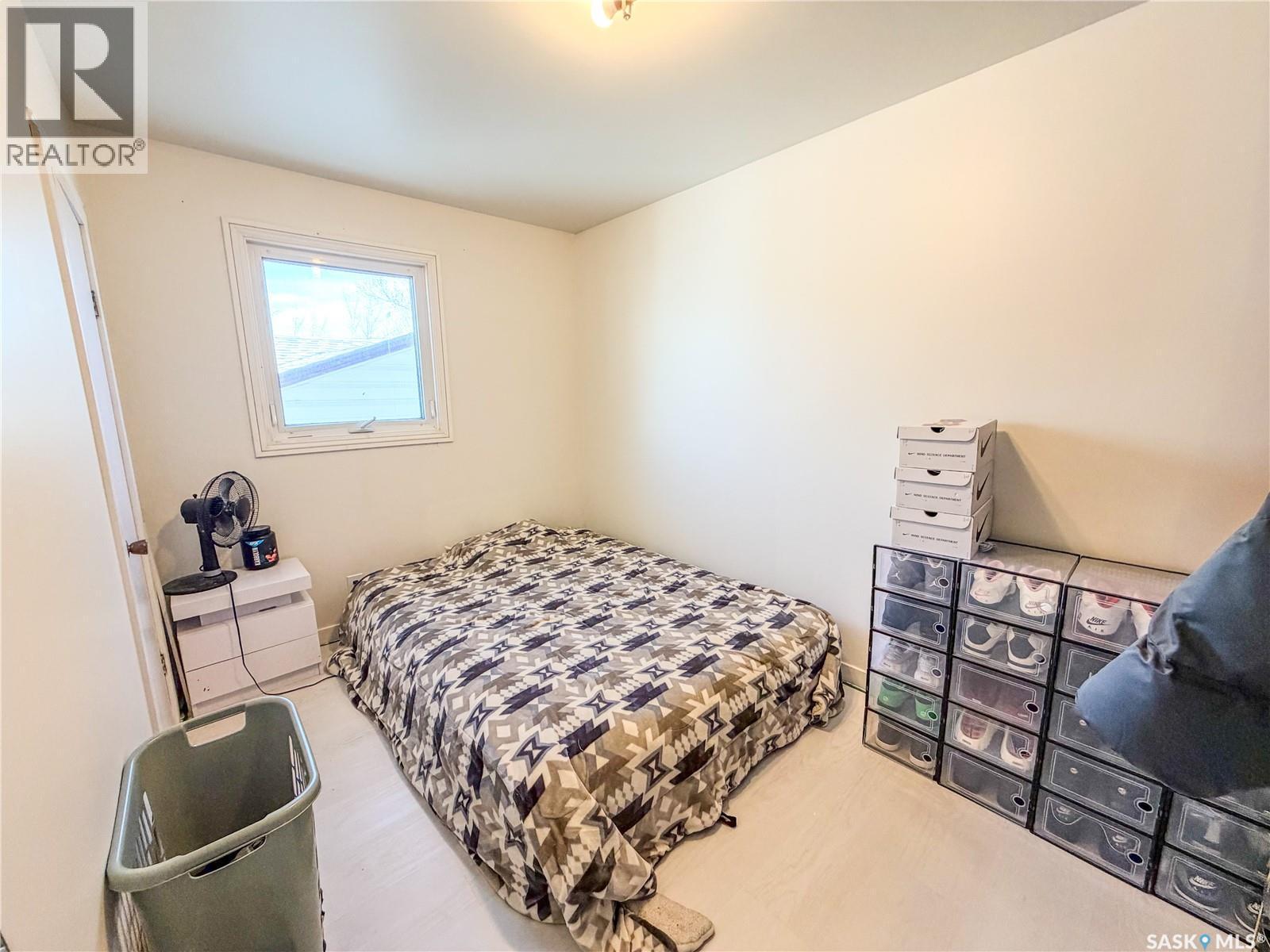 128 9Th Avenue E, Melville, SK - Indoor Photo Showing Bedroom