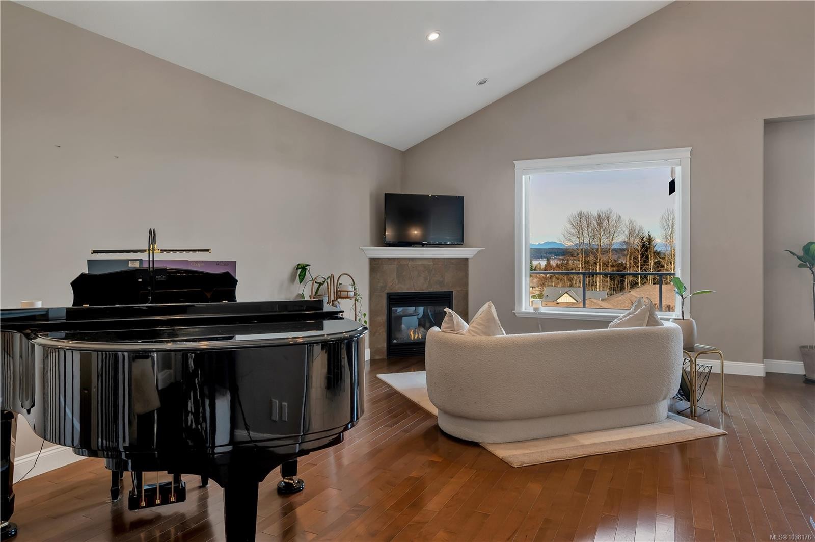 667 Nelson Rd, Campbell River, BC