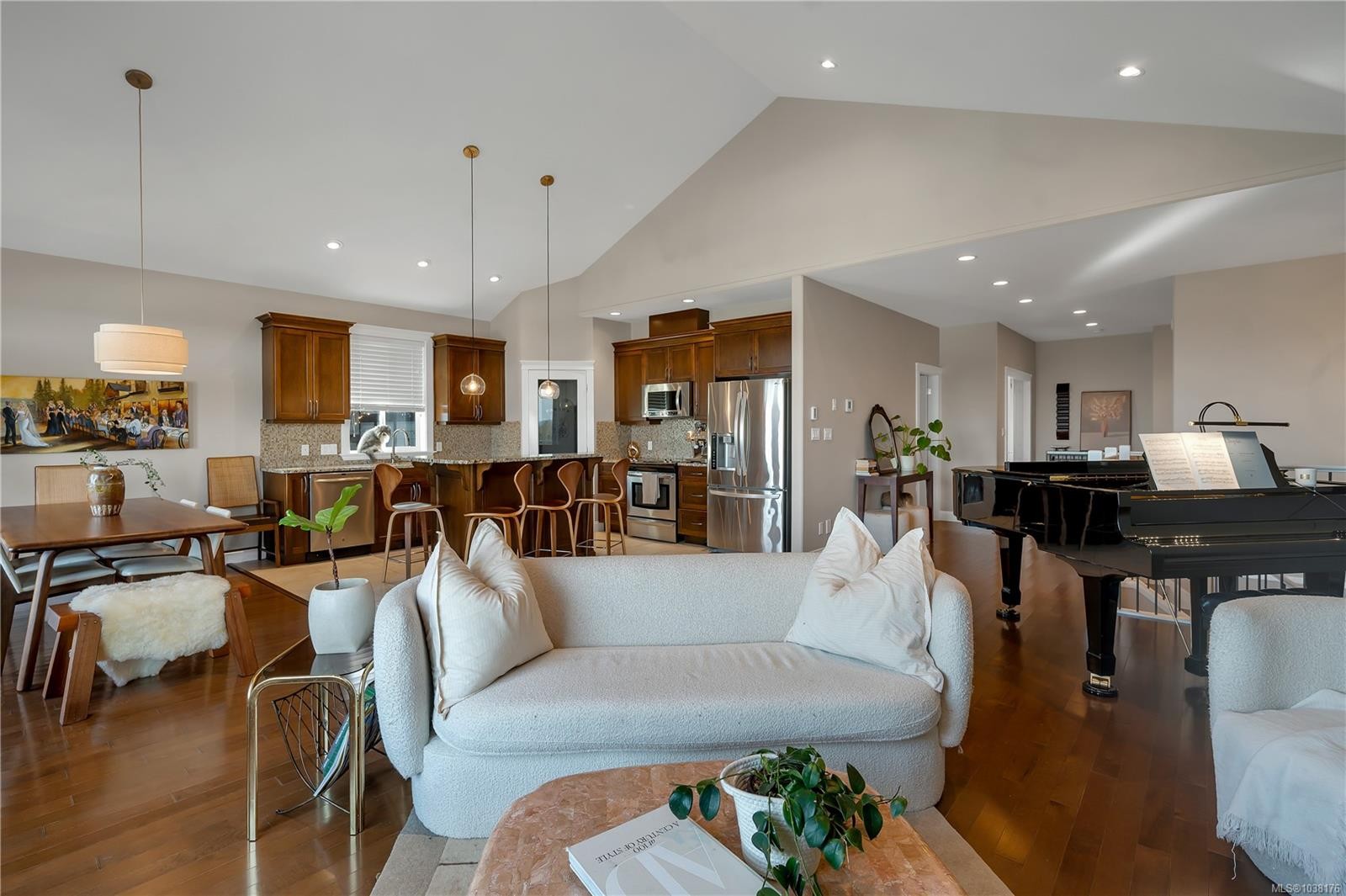 667 Nelson Rd, Campbell River, BC