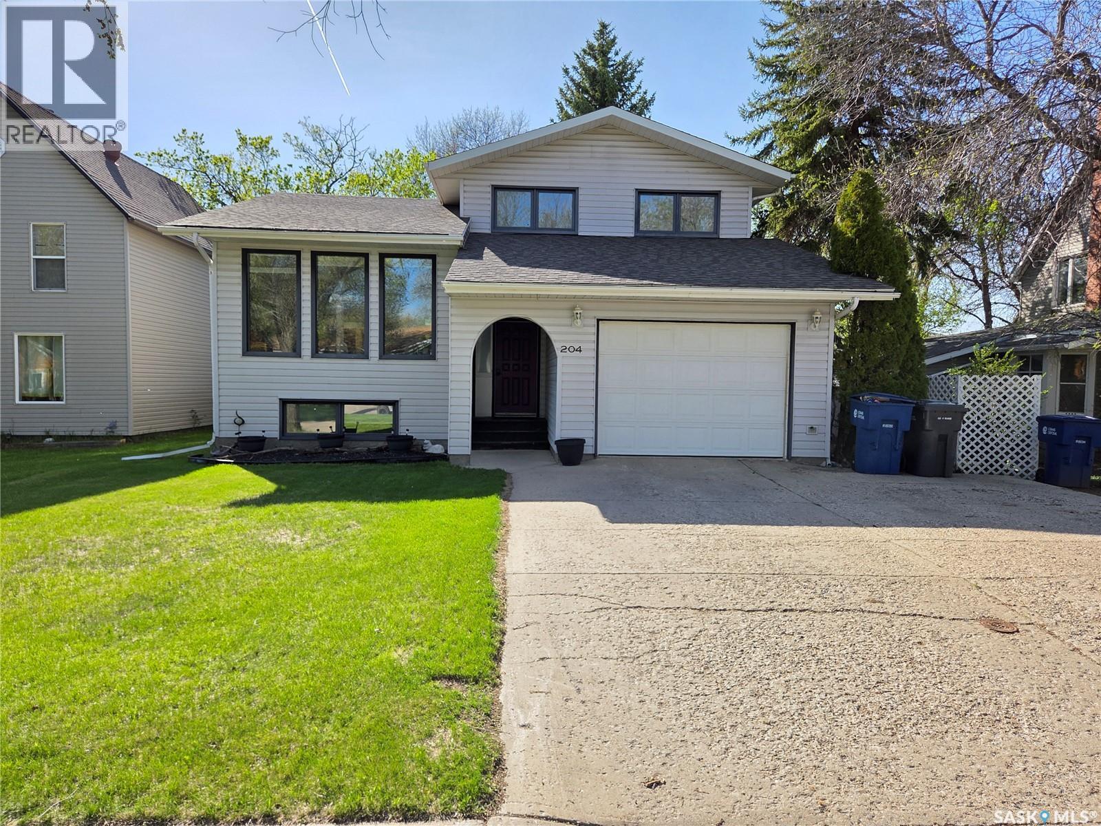 204 1St Street E, Carlyle, SK - Outdoor