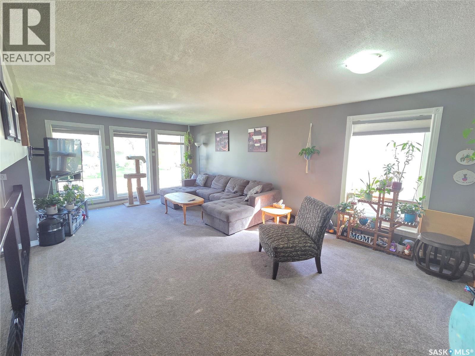 204 1St Street E, Carlyle, SK - Indoor Photo Showing Other Room