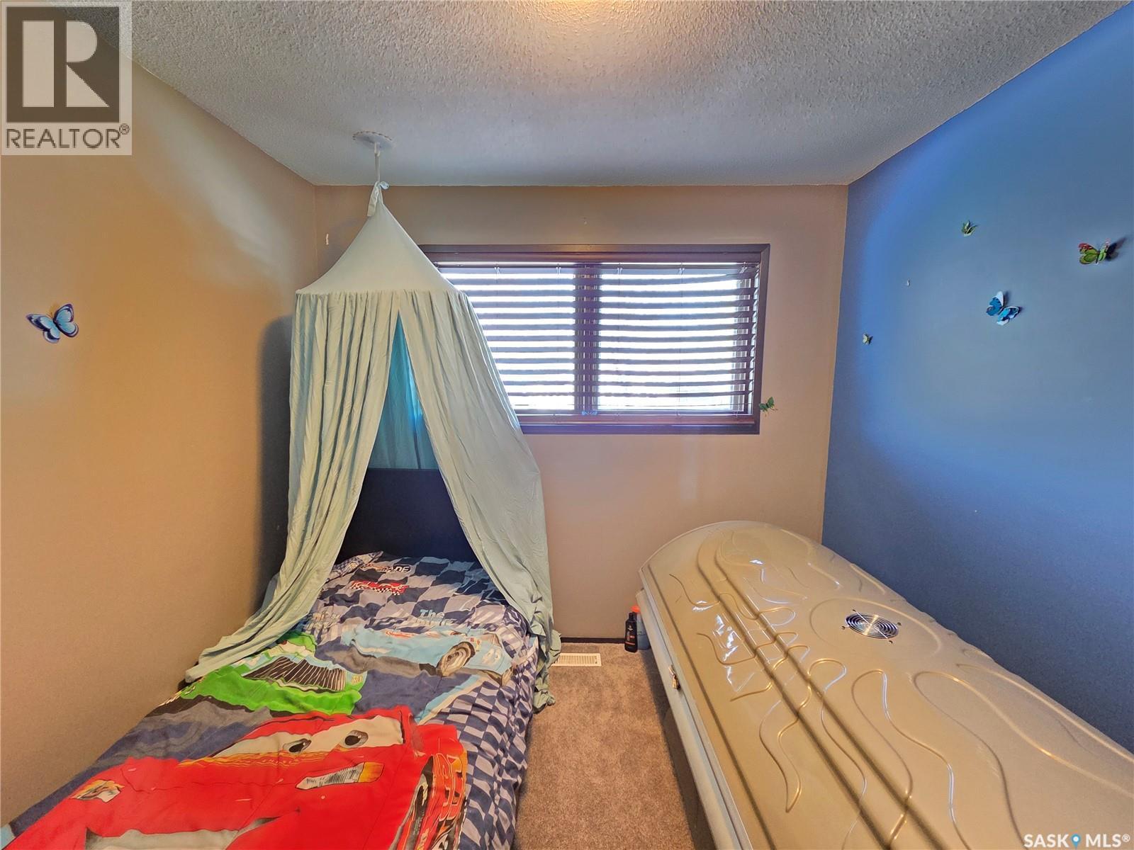 204 1St Street E, Carlyle, SK - Indoor Photo Showing Bedroom