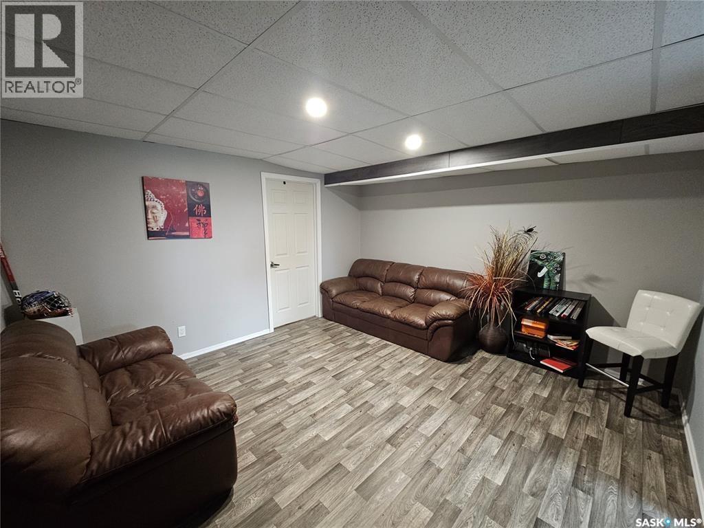 204 1St Street E, Carlyle, SK - Indoor