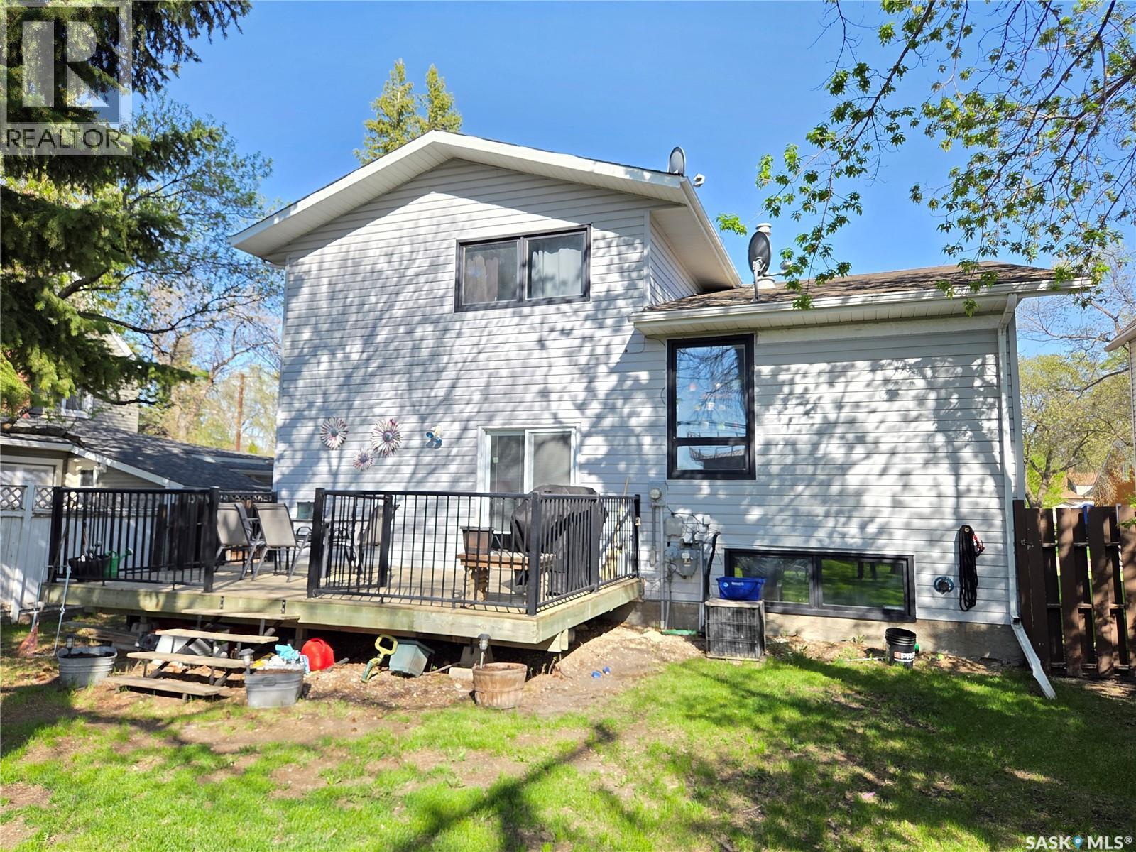 204 1St Street E, Carlyle, SK - Outdoor With Deck Patio Veranda