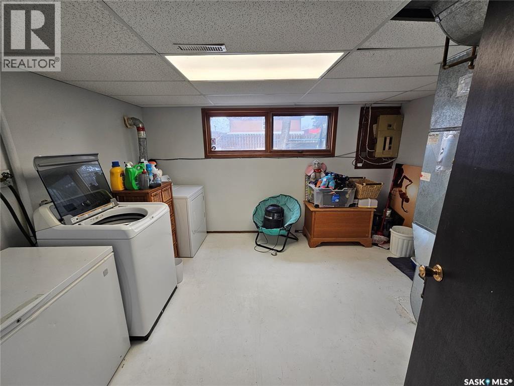 204 1St Street E, Carlyle, SK - Indoor