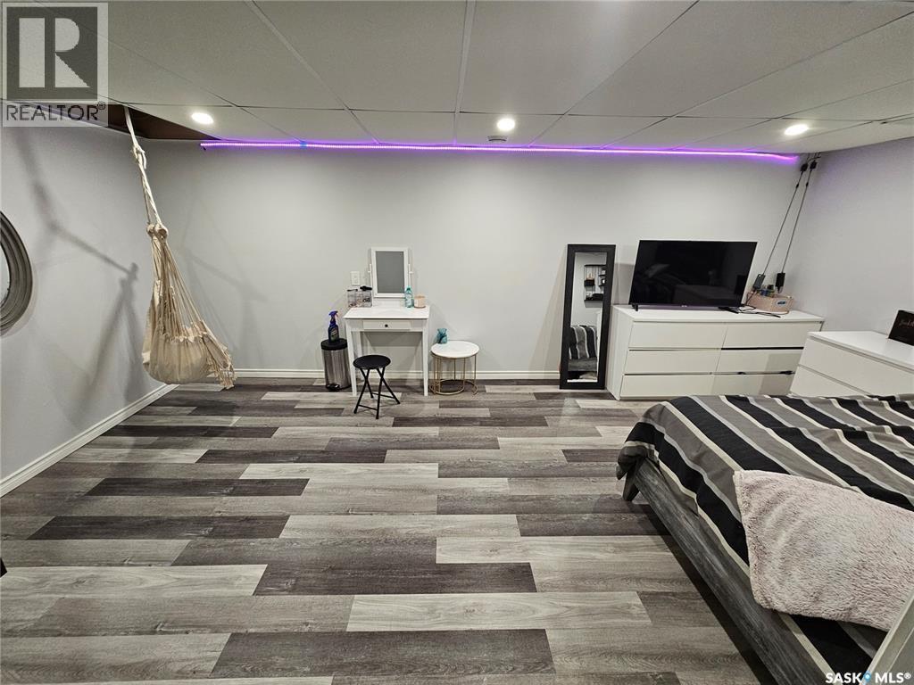 204 1St Street E, Carlyle, SK - Indoor