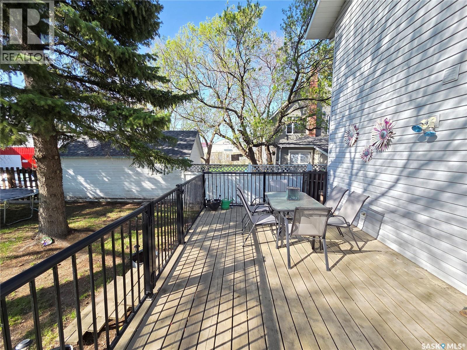 204 1St Street E, Carlyle, SK - Outdoor With Deck Patio Veranda
