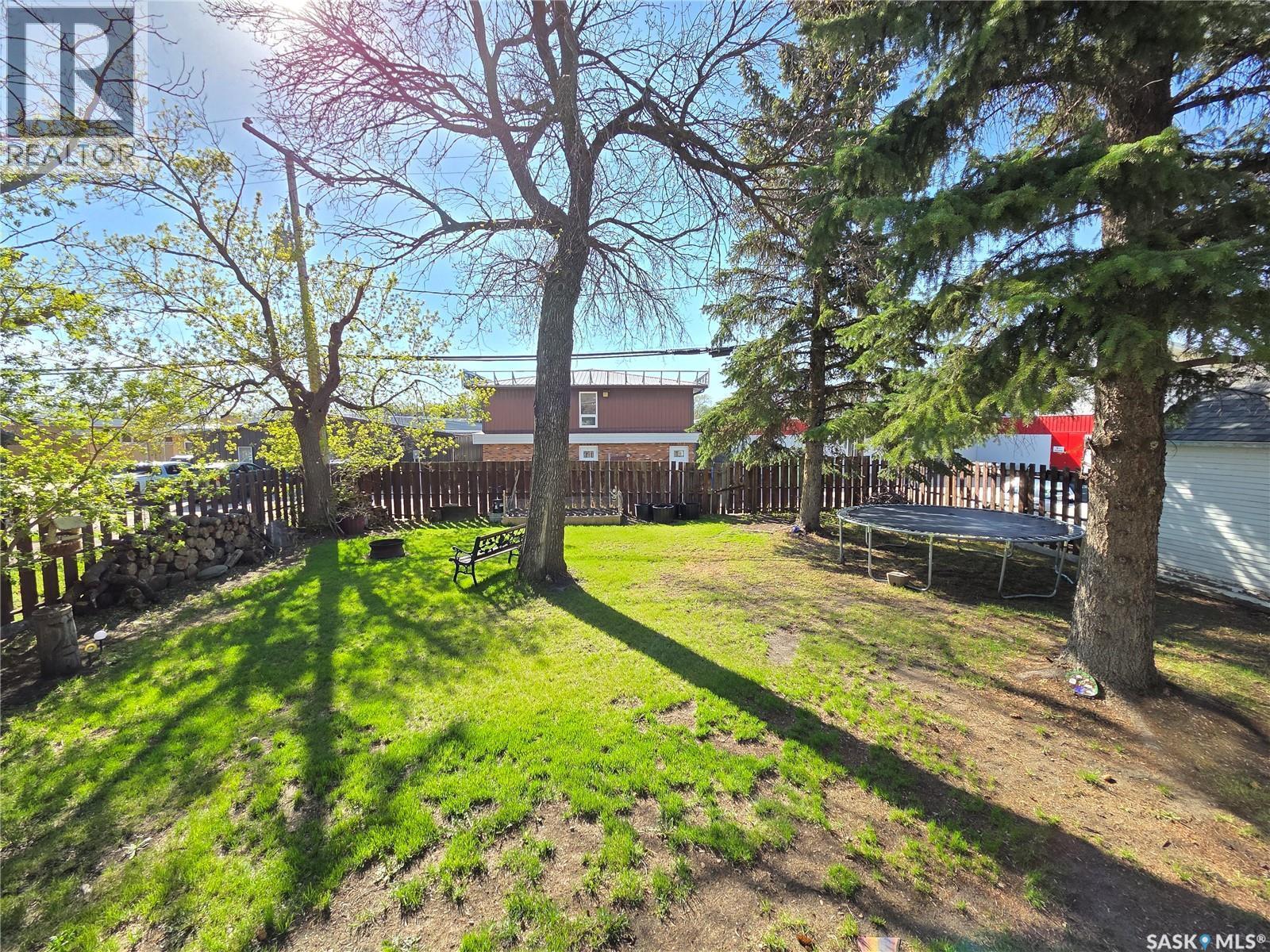 204 1St Street E, Carlyle, SK - Outdoor