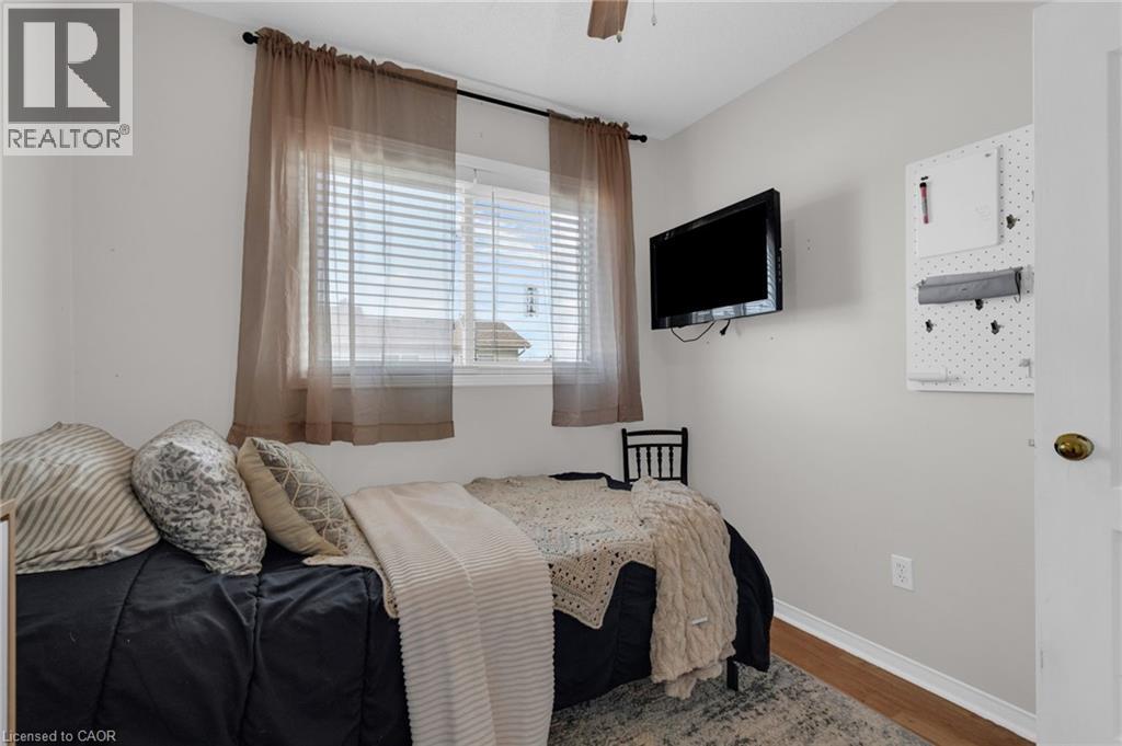 Bedroom 3 - 4 Parkside Crescent, Angus, ON - Indoor Photo Showing Bedroom