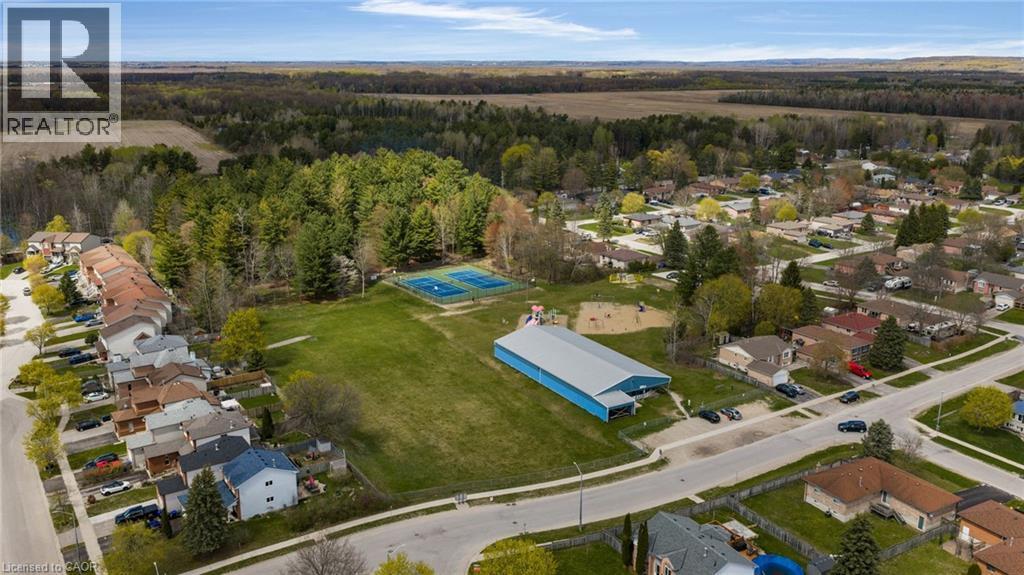 Glen Eaton/Wildlflower Park within Walk Distance - 4 Parkside Crescent, Angus, ON - Outdoor With View