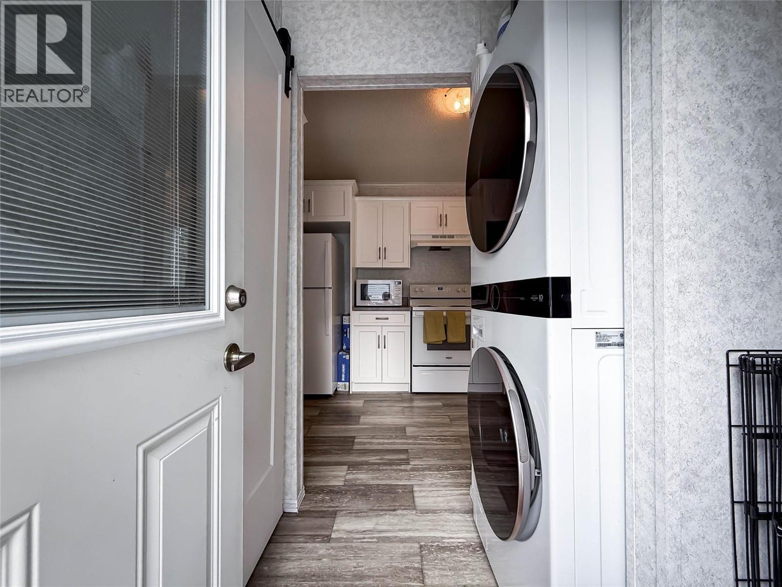 244 E Avenue Unit# 3, Kaslo, BC