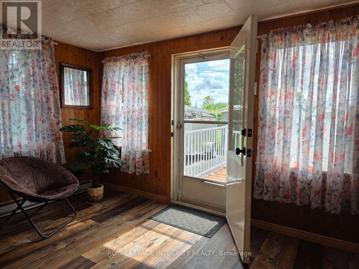 Back porch/mudroom - 145 Danis Avenue, Cornwall, ON - Indoor Photo Showing Other Room