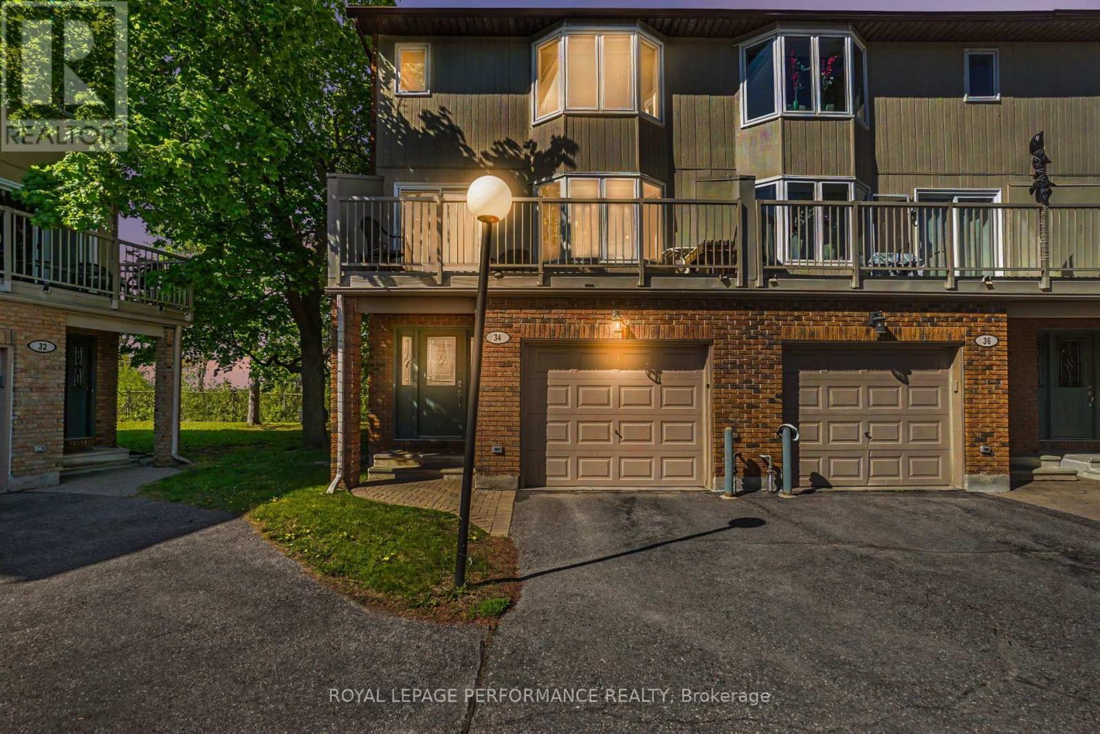 34 Huntview Private, Ottawa, ON - Outdoor With Balcony