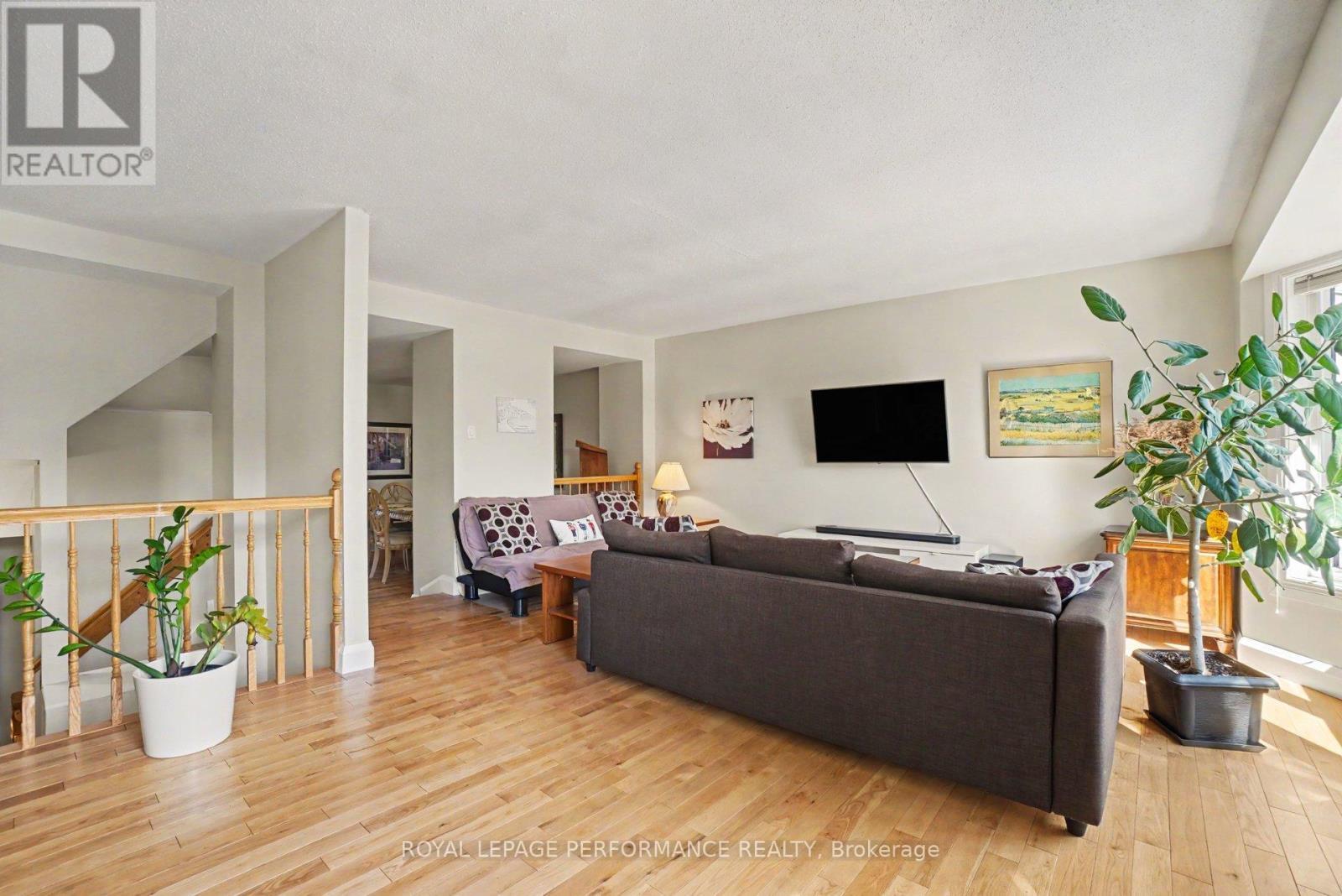 34 Huntview Private, Ottawa, ON - Indoor