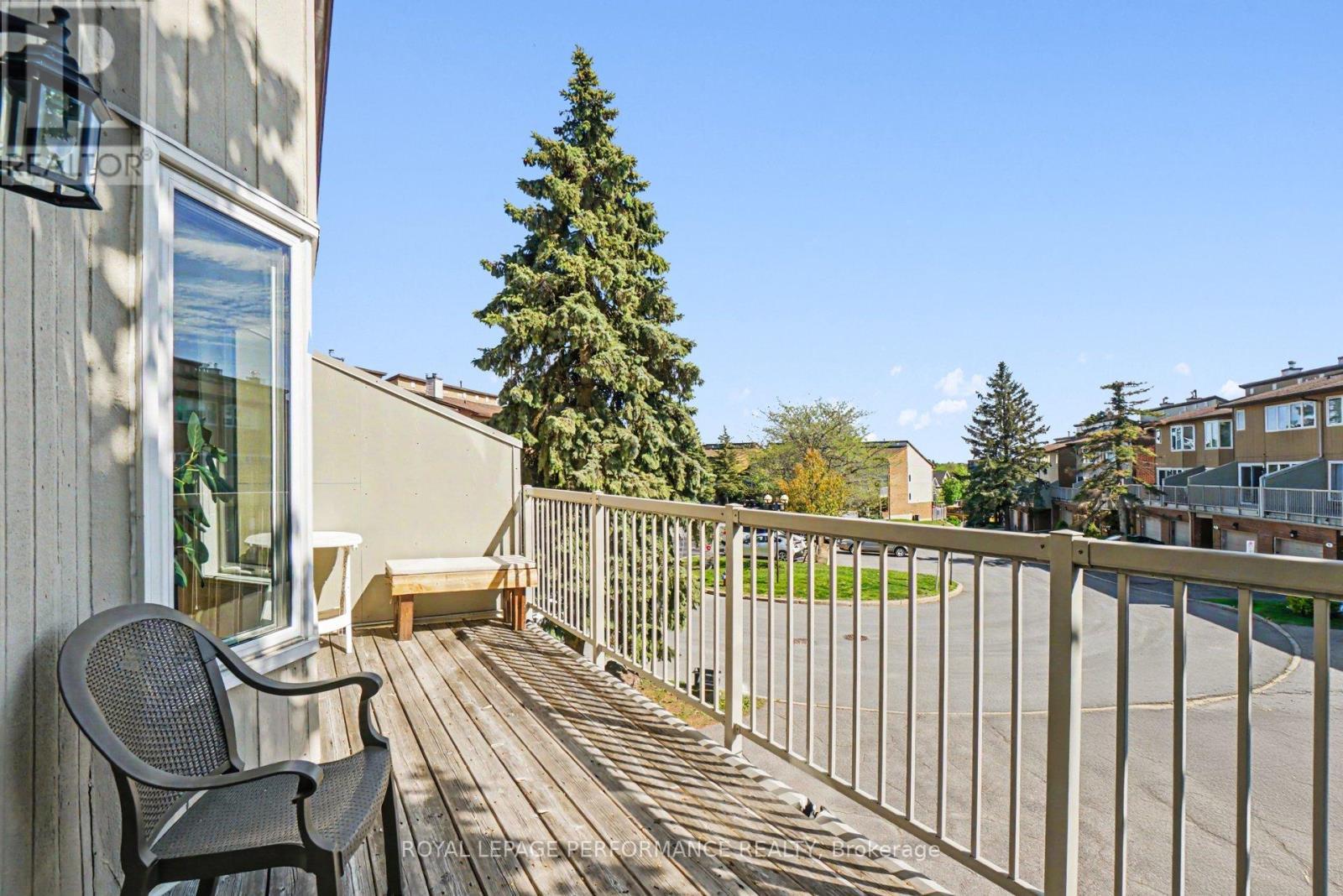 34 Huntview Private, Ottawa, ON - Outdoor With Exterior