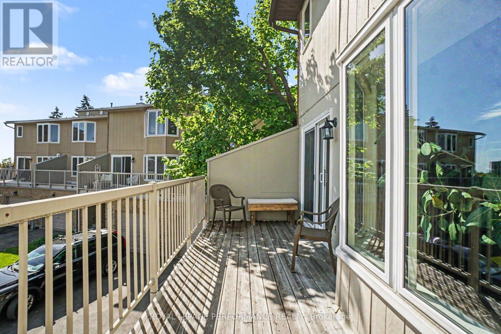 34 Huntview Private, Ottawa, ON - Outdoor With Exterior