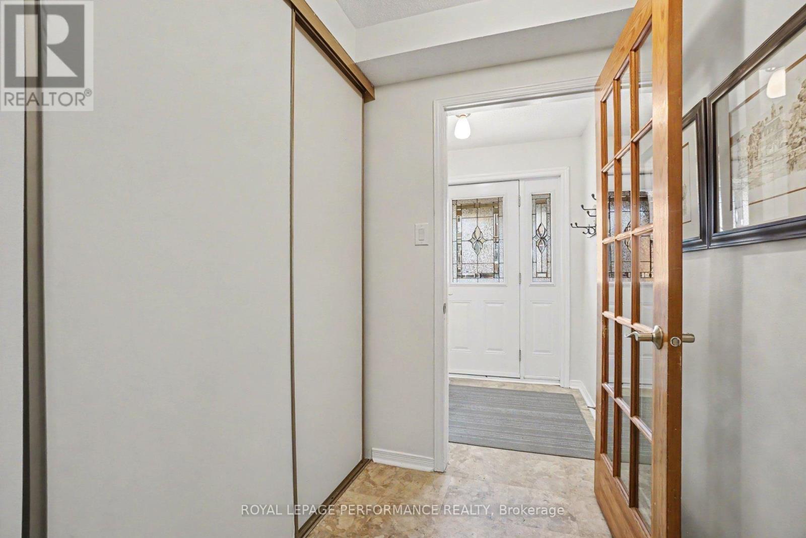 34 Huntview Private, Ottawa, ON - Indoor Photo Showing Other Room