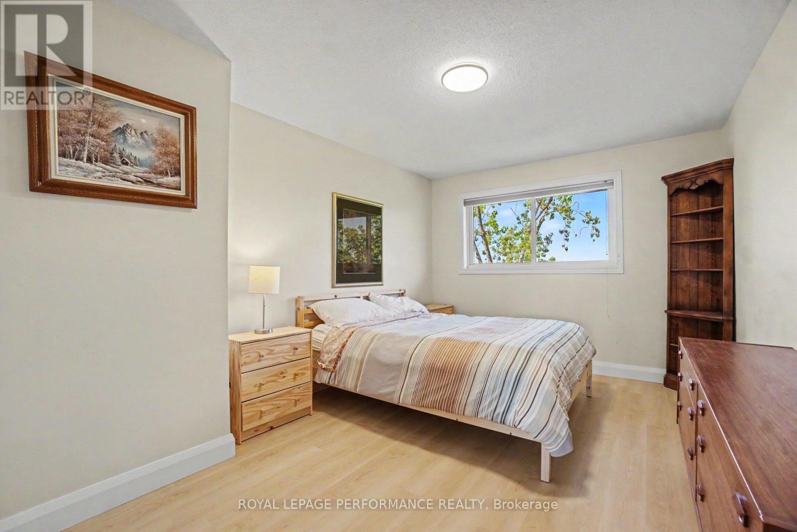 34 Huntview Private, Ottawa, ON - Indoor Photo Showing Bedroom