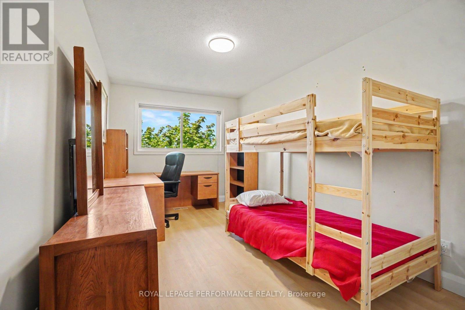34 Huntview Private, Ottawa, ON - Indoor Photo Showing Bedroom