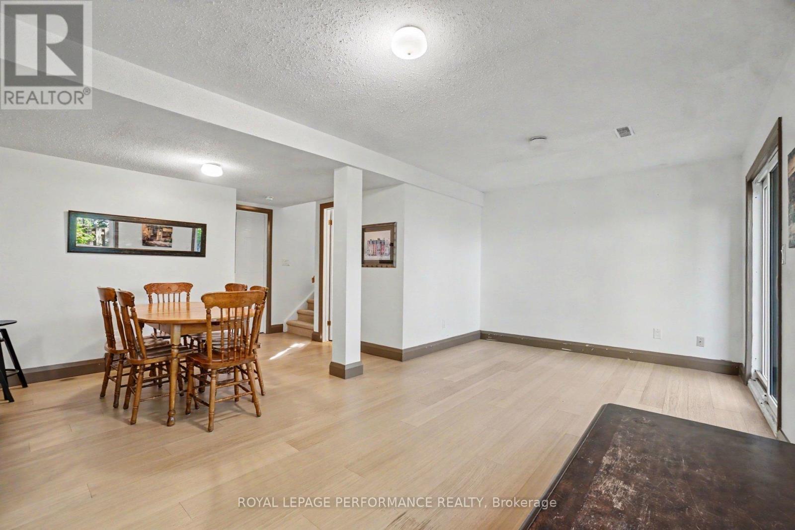 34 Huntview Private, Ottawa, ON - Indoor