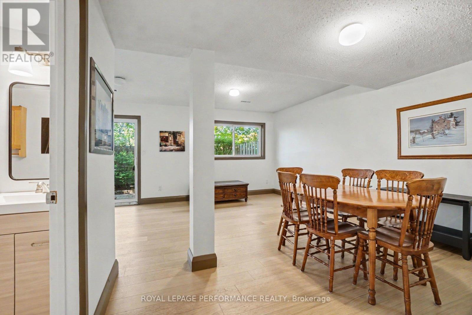 34 Huntview Private, Ottawa, ON - Indoor Photo Showing Dining Room
