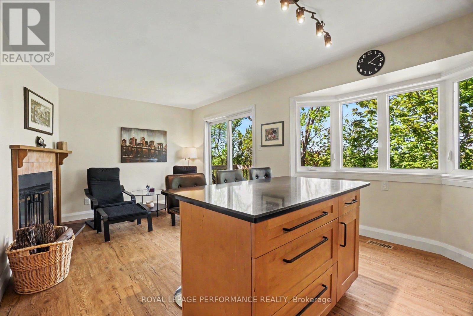 34 Huntview Private, Ottawa, ON - Indoor With Fireplace