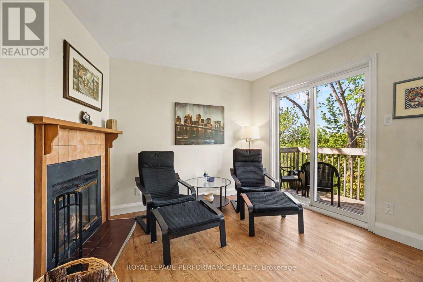 34 Huntview Private, Ottawa, ON - Indoor With Fireplace