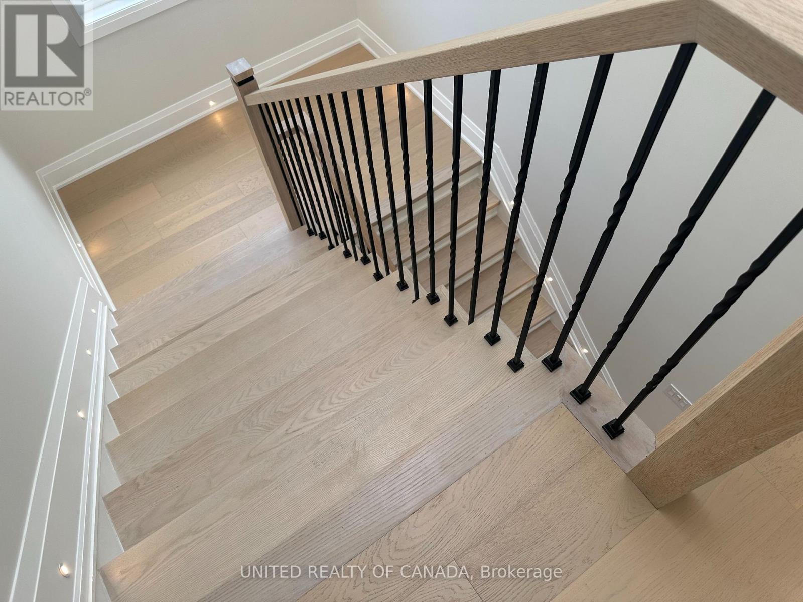 5 Cedar Crescent, Aurora, ON - Indoor Photo Showing Other Room