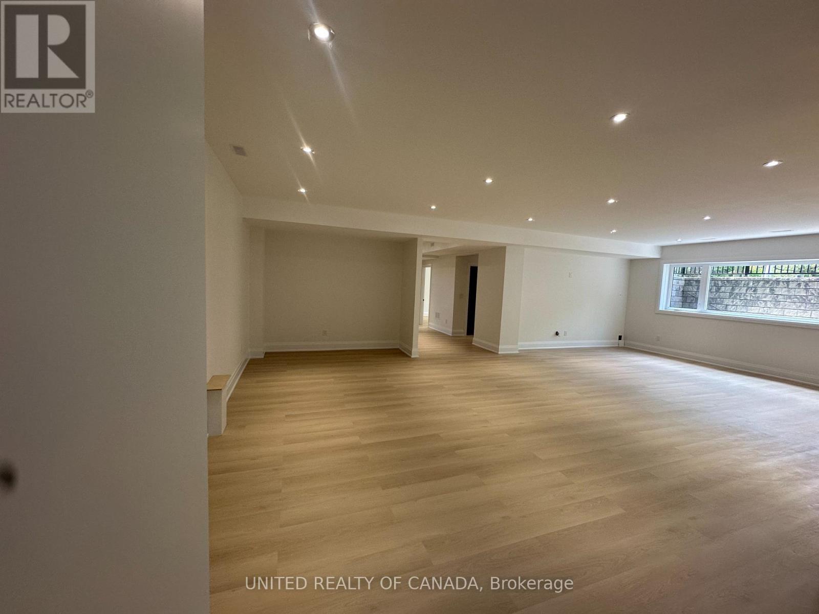 5 Cedar Crescent, Aurora, ON - Indoor Photo Showing Other Room