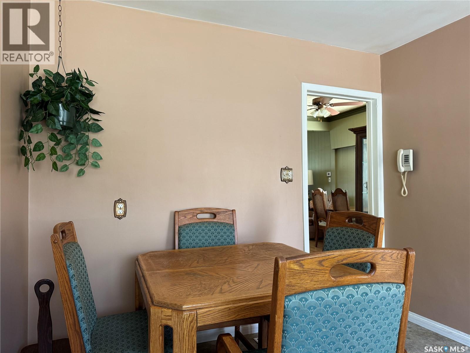 210 2Nd Street W, Wynyard, SK - Indoor Photo Showing Dining Room