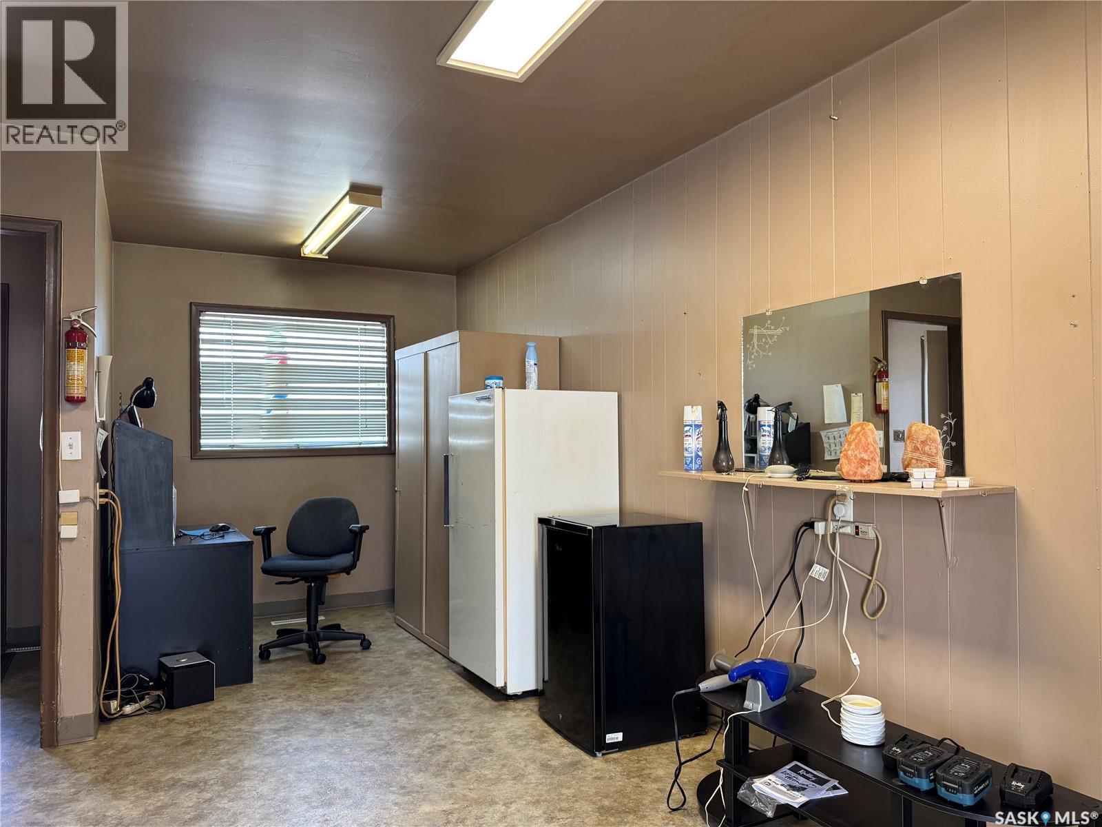 210 2Nd Street W, Wynyard, SK - Indoor Photo Showing Other Room