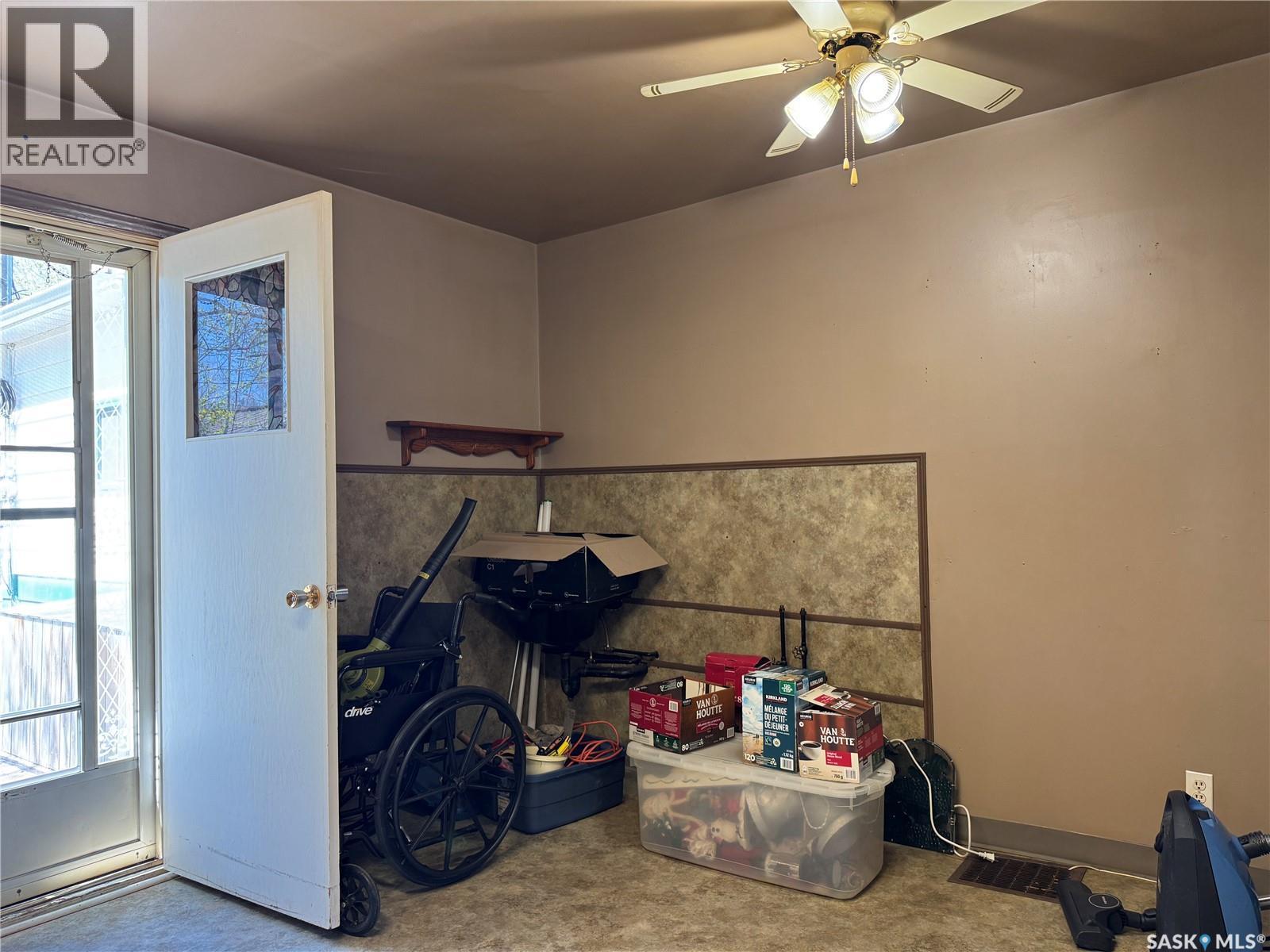 210 2Nd Street W, Wynyard, SK - Indoor Photo Showing Other Room