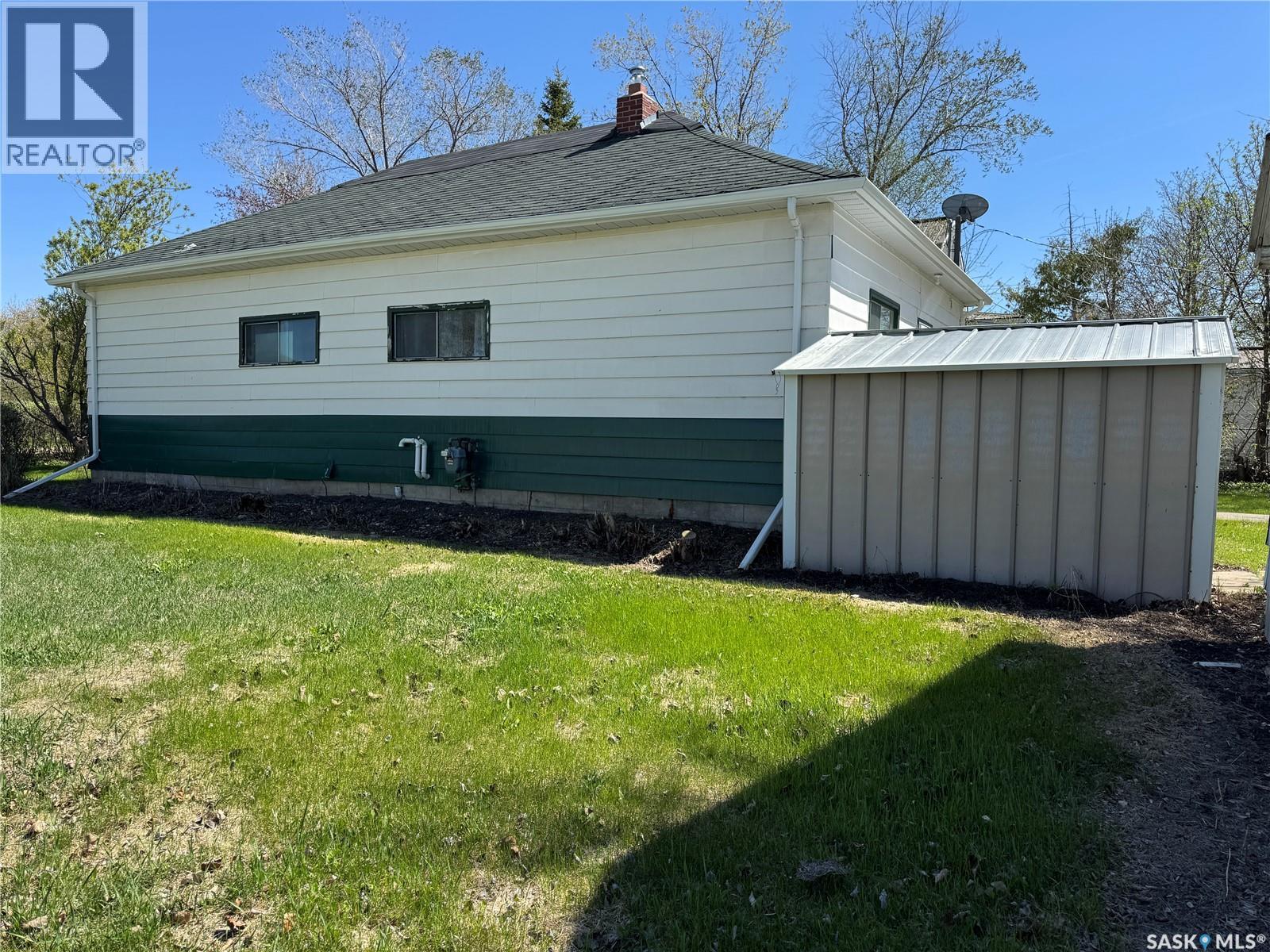 210 2Nd Street W, Wynyard, SK - Outdoor