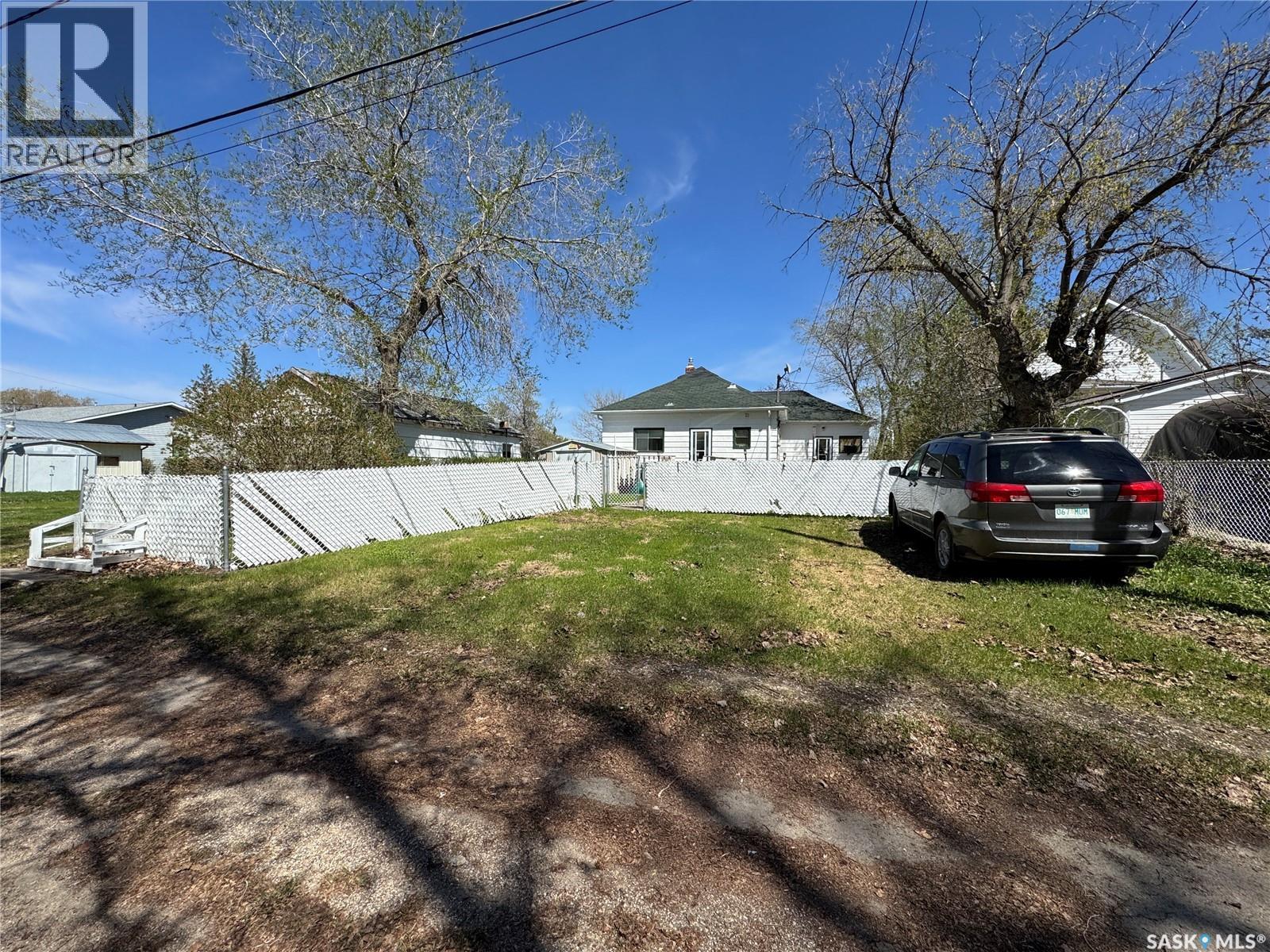 210 2Nd Street W, Wynyard, SK - Outdoor