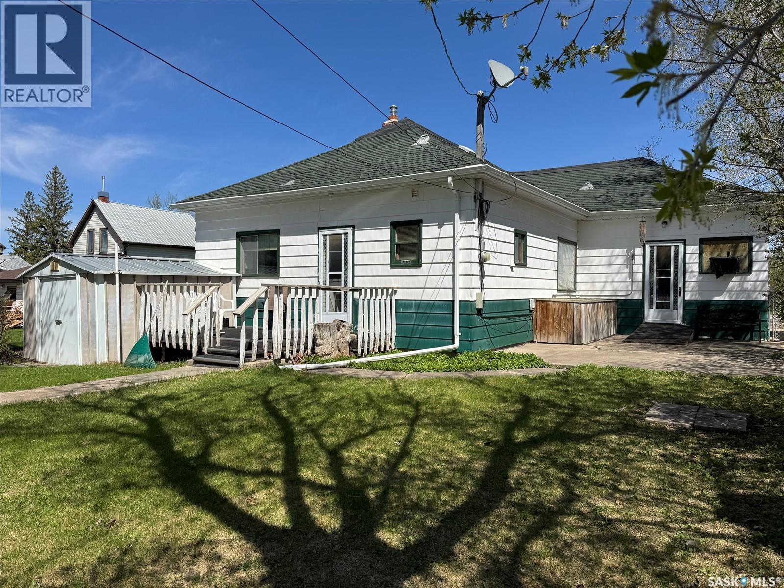 210 2Nd Street W, Wynyard, SK - Outdoor