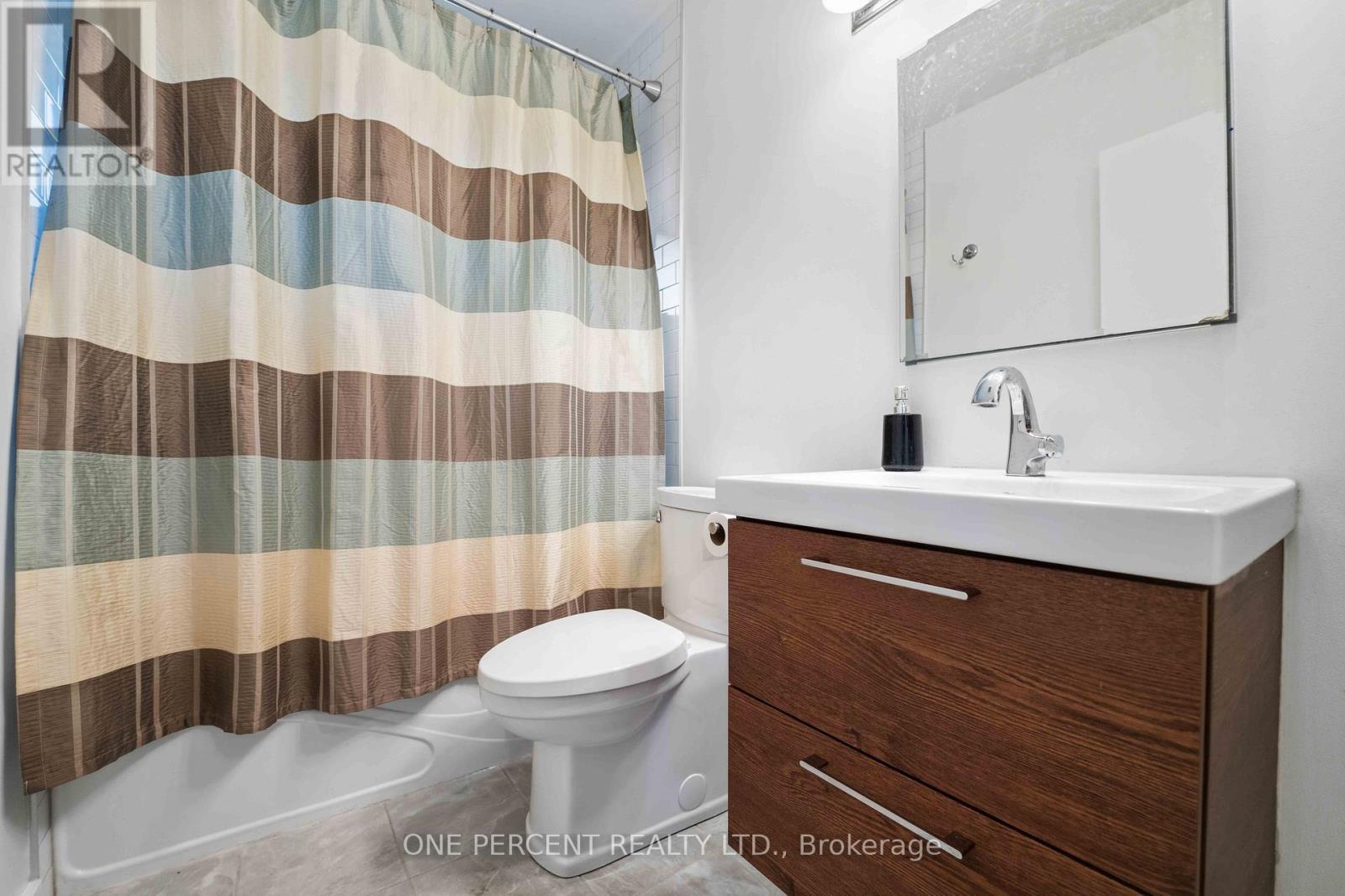 933 Kincaid Court, Ottawa, ON - Indoor Photo Showing Bathroom