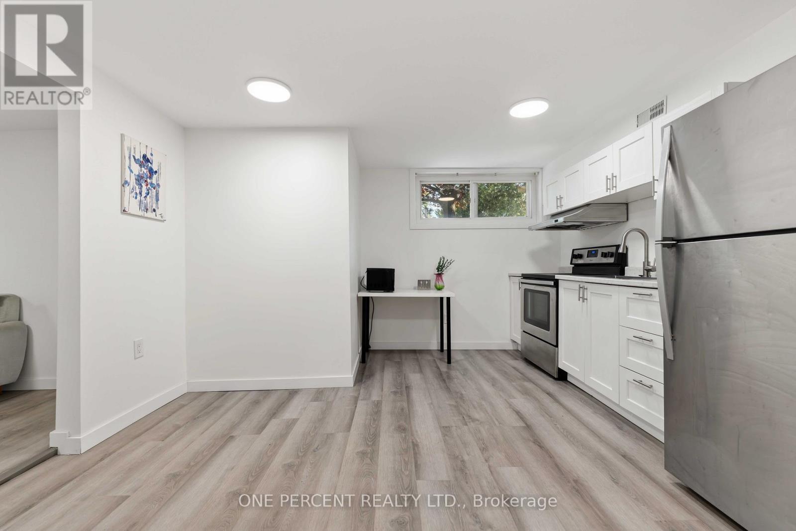 933 Kincaid Court, Ottawa, ON - Indoor Photo Showing Kitchen